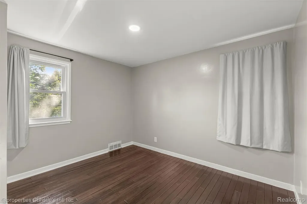 10842-38 Nottingham Road Detroit City MI 48224