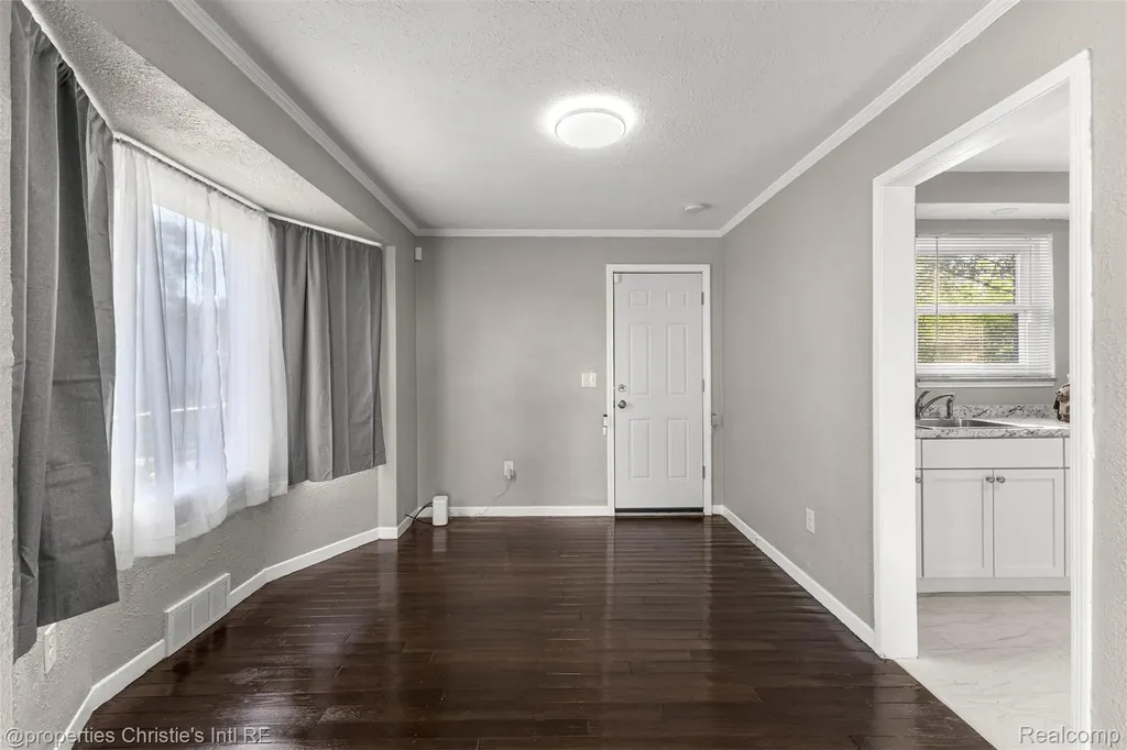 10842-38 Nottingham Road Detroit City MI 48224