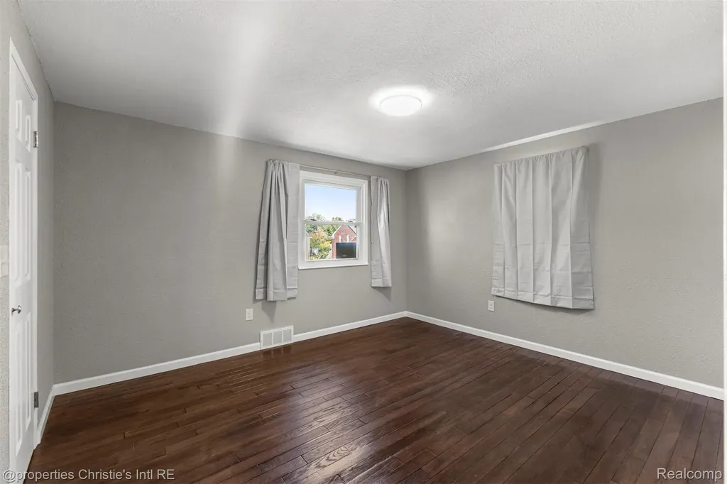 10842-38 Nottingham Road Detroit City MI 48224