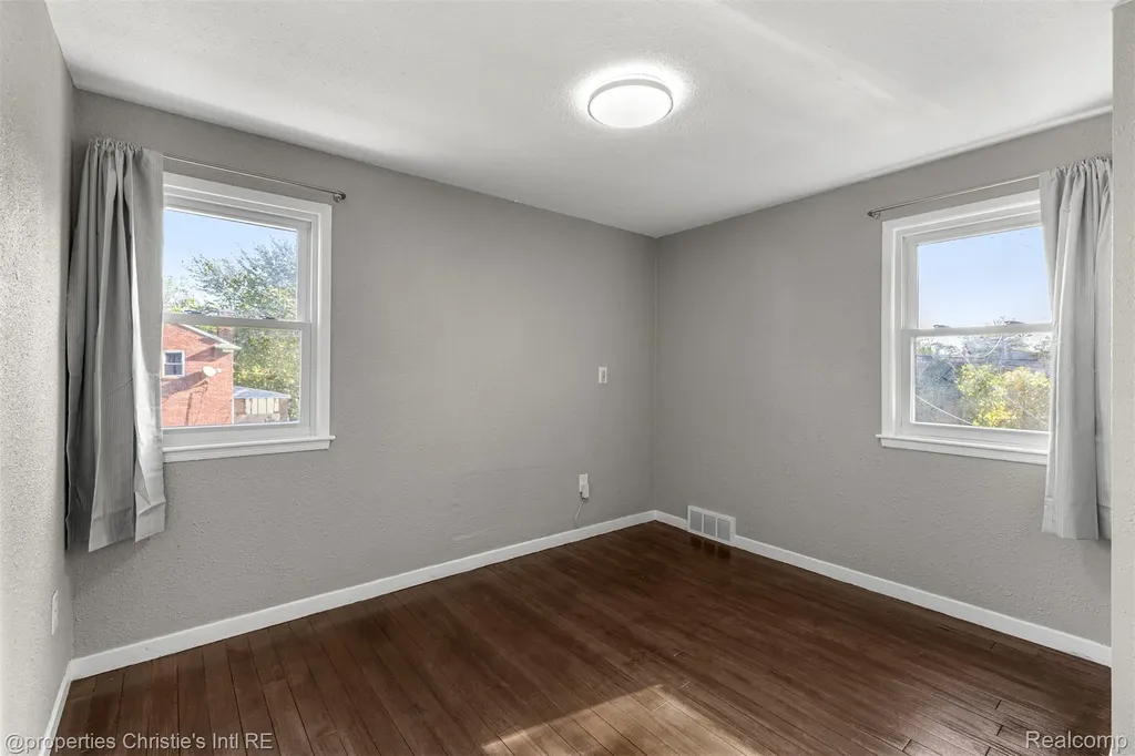 10842-38 Nottingham Road Detroit City MI 48224