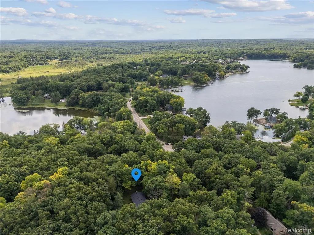 1600 Moffat Addison Township MI 48367