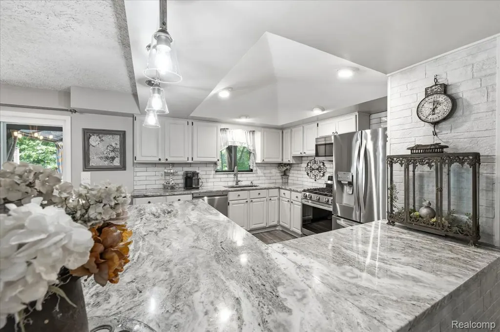 1600 Moffat Addison Township MI 48367