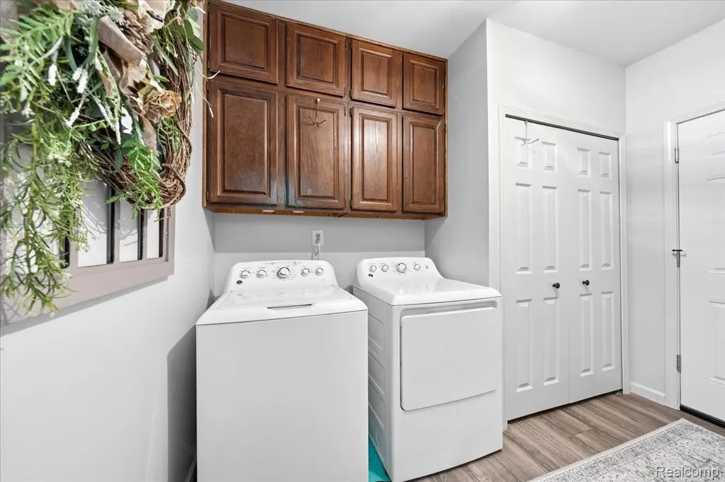1600 Moffat Addison Township MI 48367
