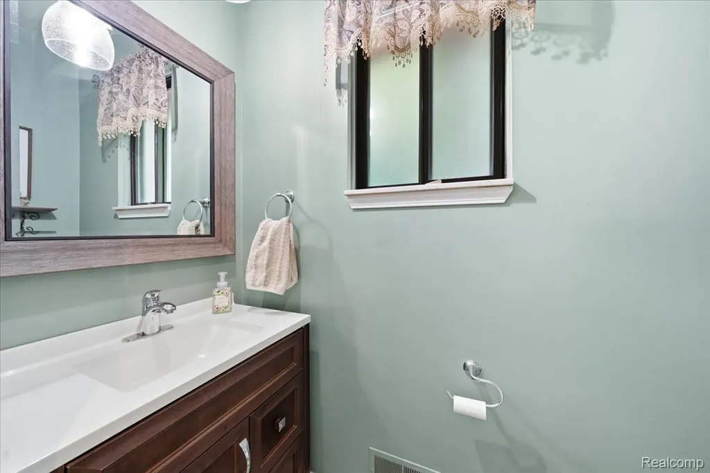 1600 Moffat Addison Township MI 48367