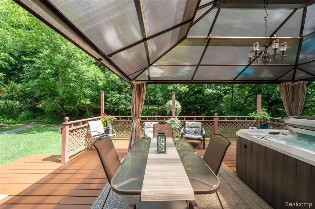 1600 Moffat Addison Township MI 48367