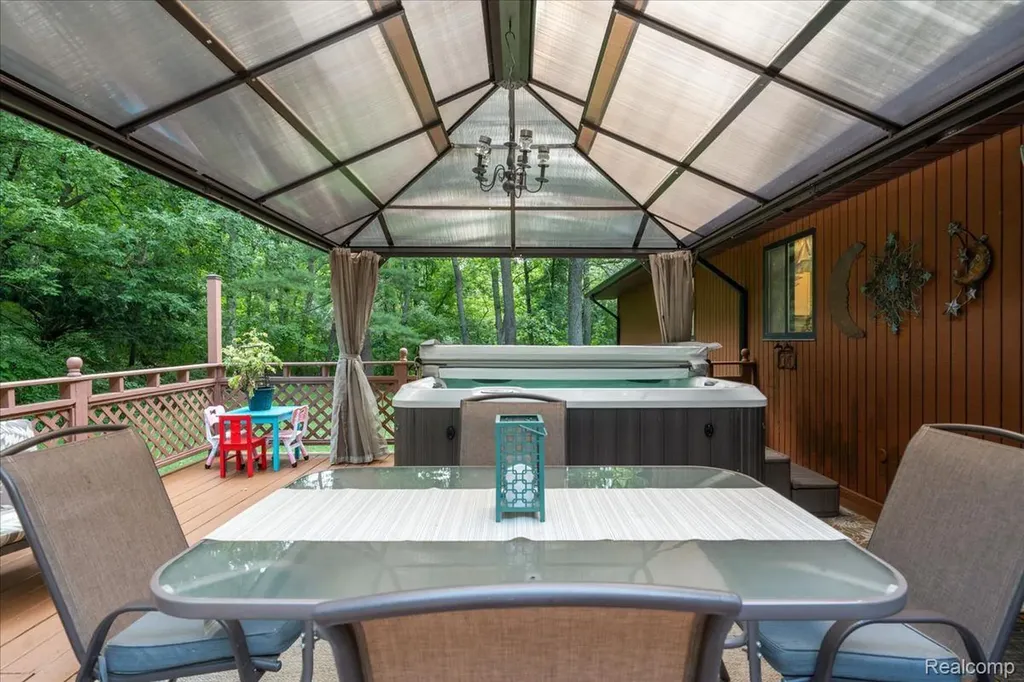 1600 Moffat Addison Township MI 48367