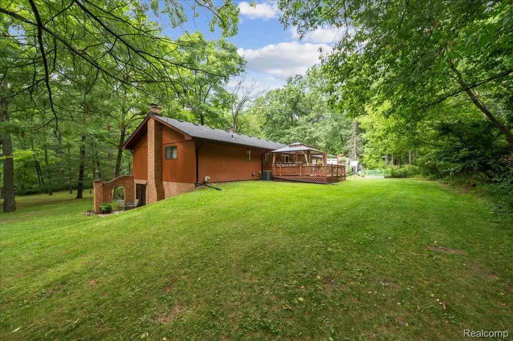 1600 Moffat Addison Township MI 48367