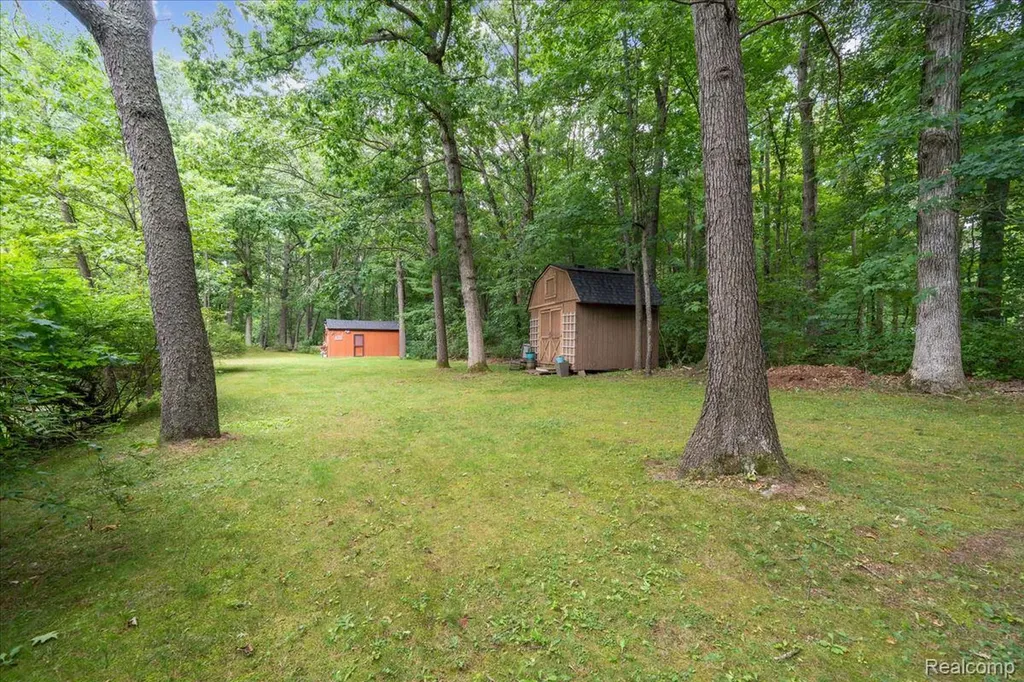1600 Moffat Addison Township MI 48367