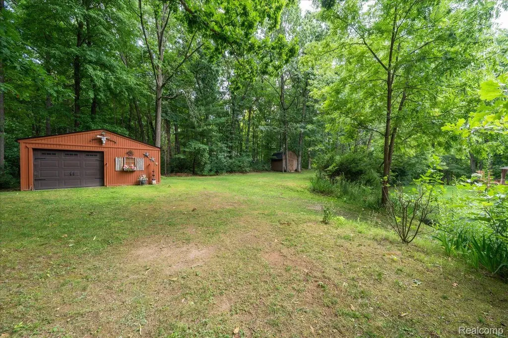1600 Moffat Addison Township MI 48367