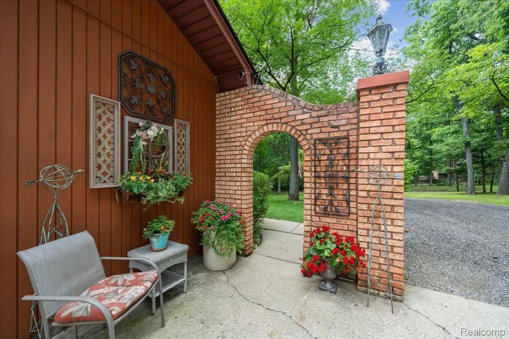1600 Moffat Addison Township MI 48367