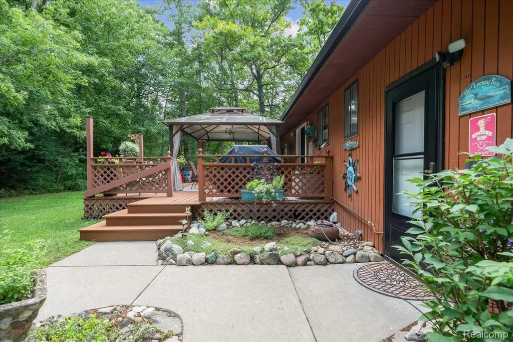 1600 Moffat Addison Township MI 48367