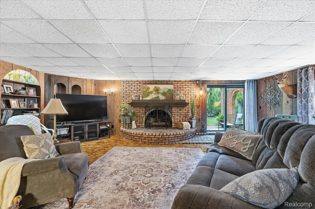 1600 Moffat Addison Township MI 48367