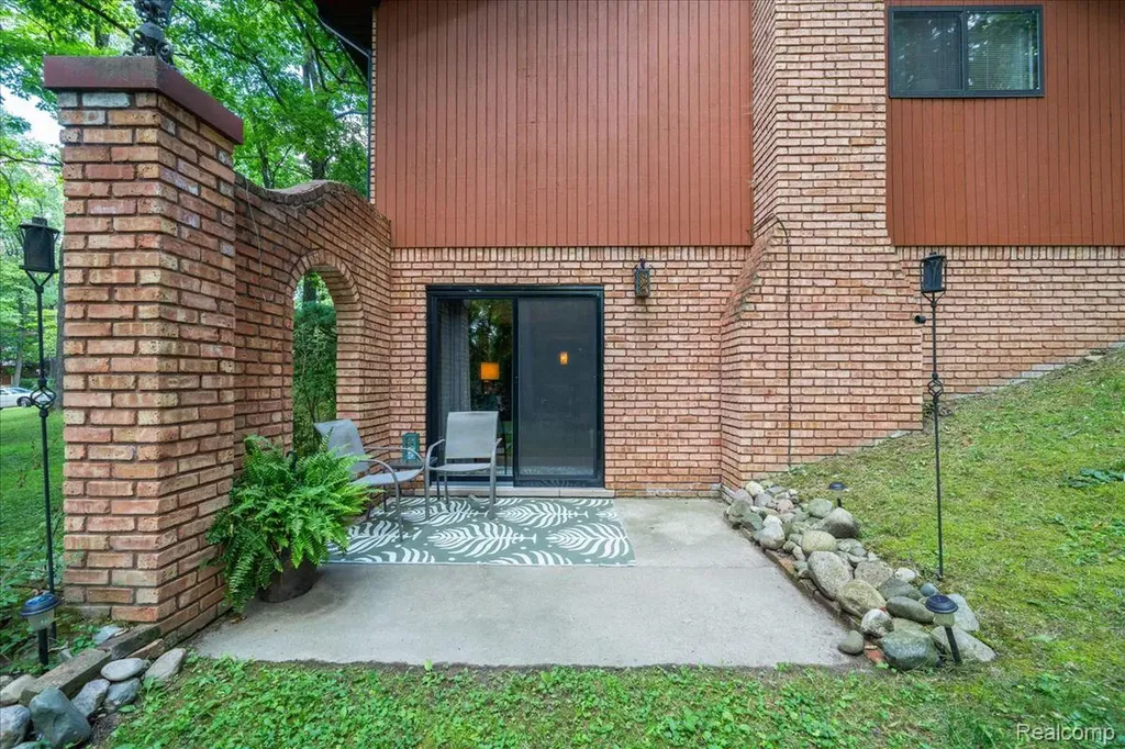 1600 Moffat Addison Township MI 48367