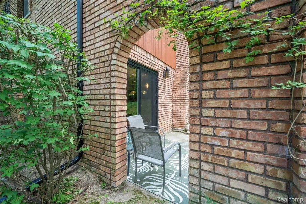 1600 Moffat Addison Township MI 48367