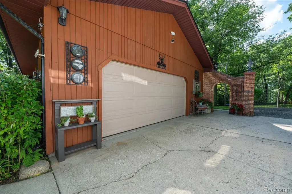 1600 Moffat Addison Township MI 48367