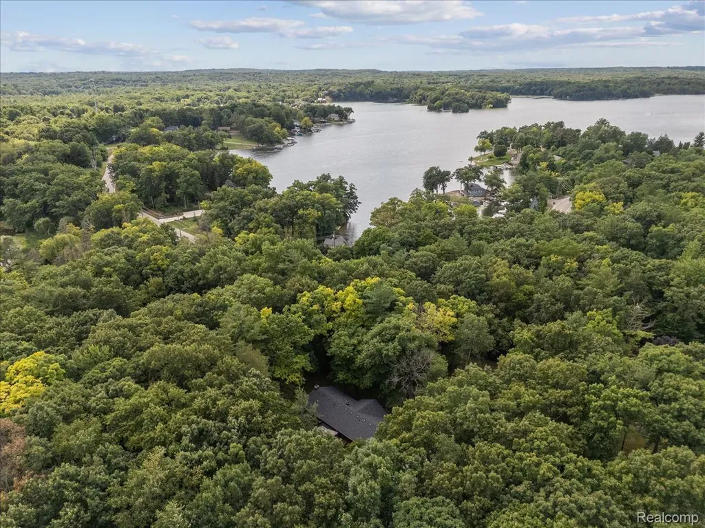 1600 Moffat Addison Township MI 48367