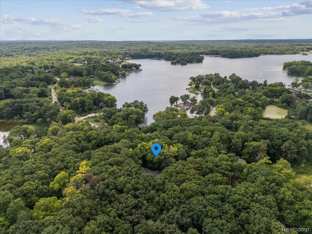 1600 Moffat Addison Township MI 48367