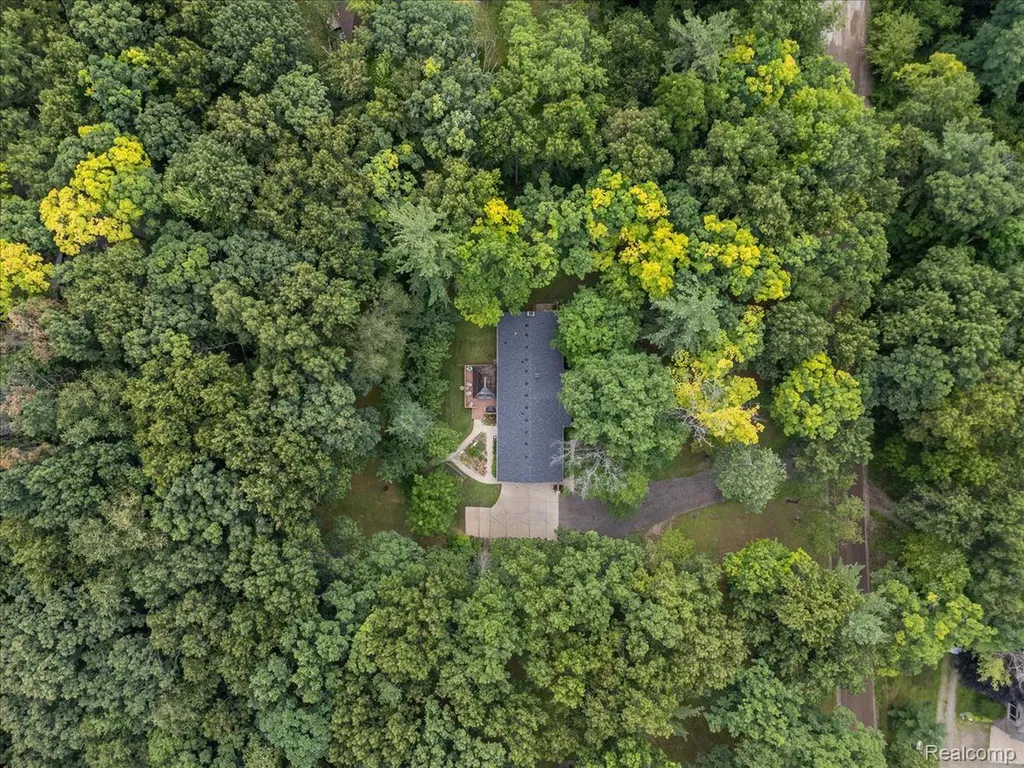 1600 Moffat Addison Township MI 48367