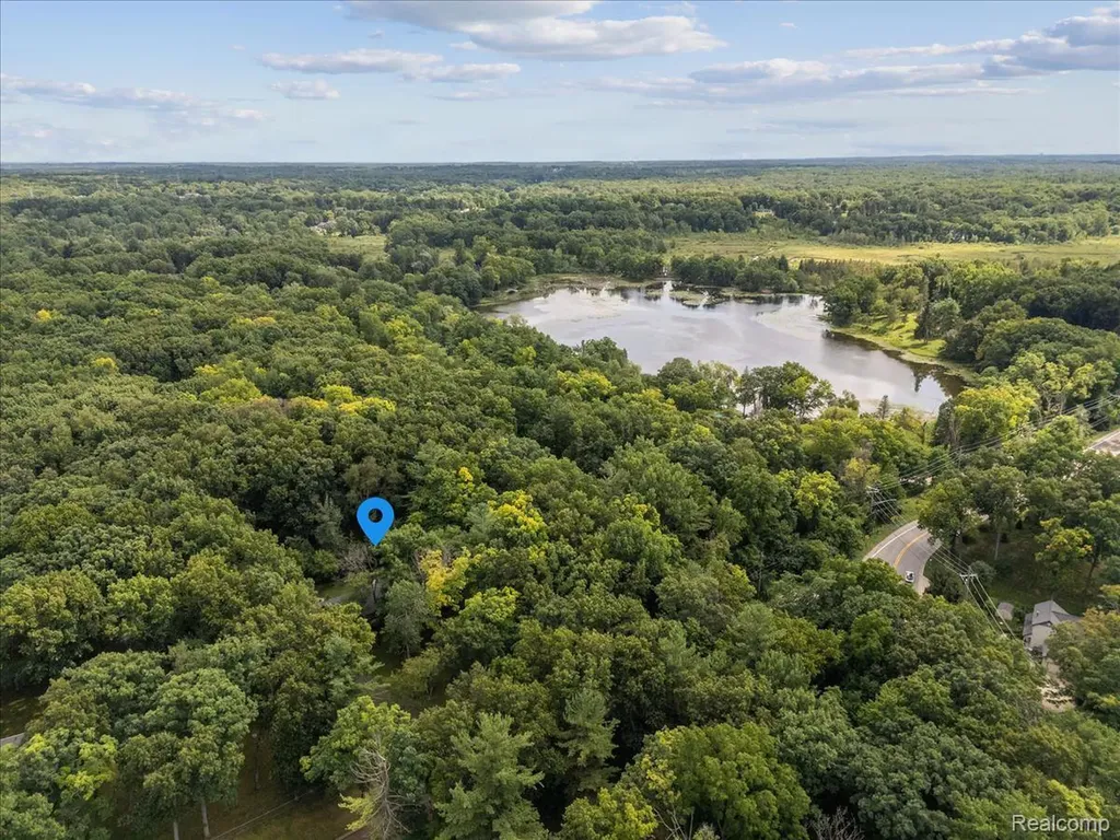 1600 Moffat Addison Township MI 48367