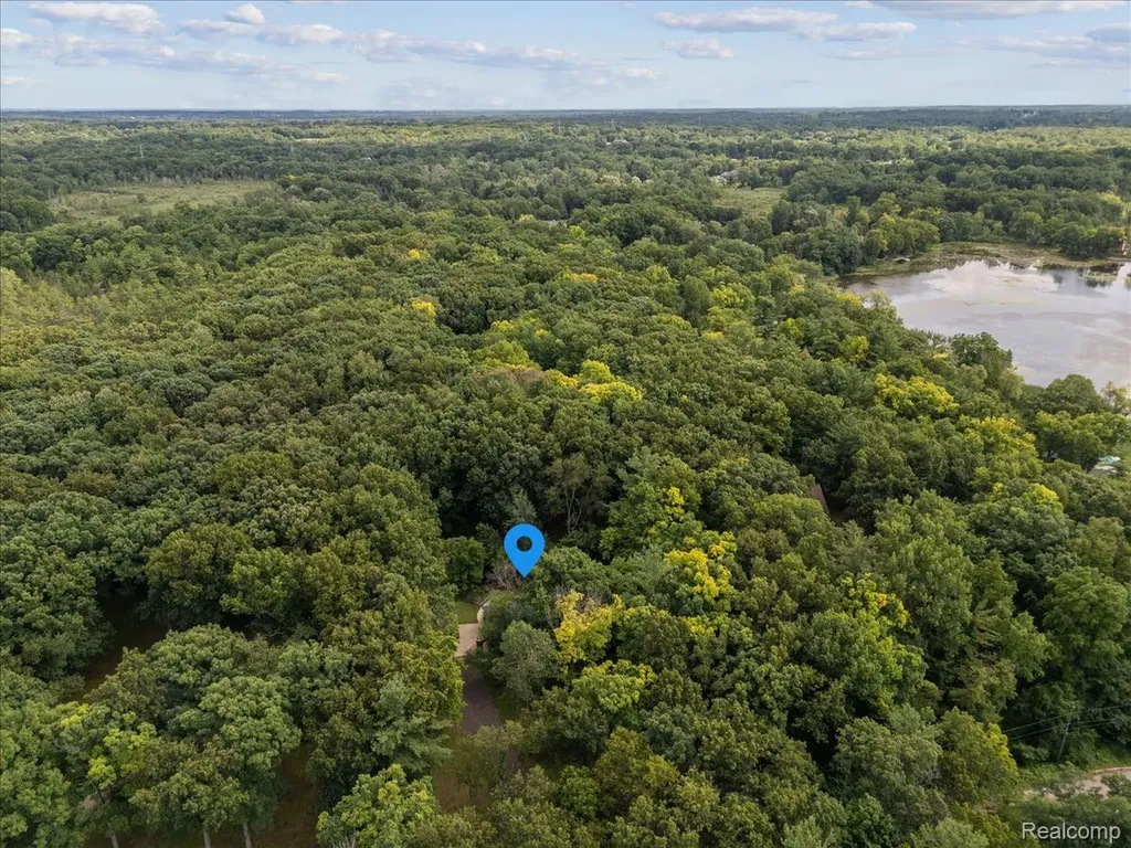 1600 Moffat Addison Township MI 48367