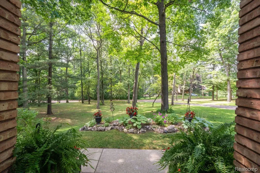 1600 Moffat Addison Township MI 48367
