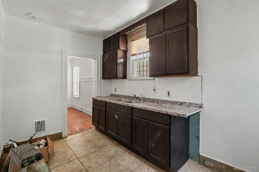 2000 Brighton Street Detroit City MI 48203