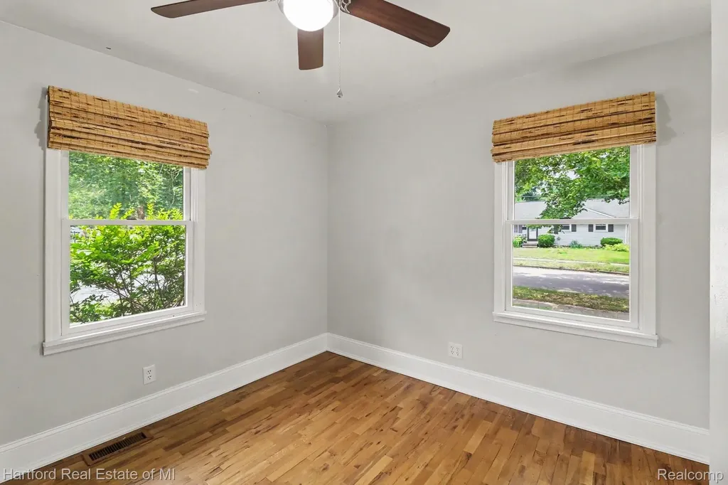 3820 Ingham Street Lansing City MI 48911