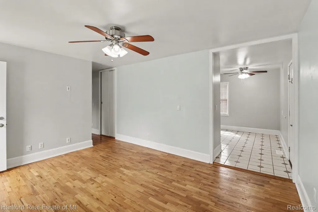 3820 Ingham Street Lansing City MI 48911