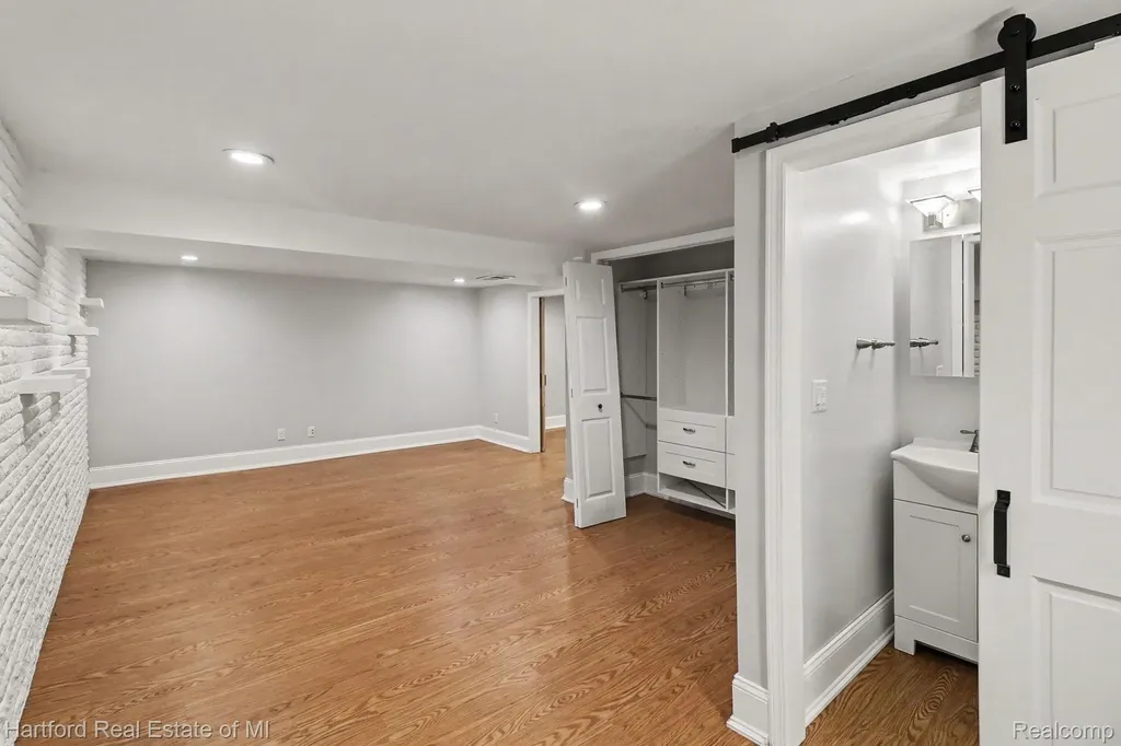 3820 Ingham Street Lansing City MI 48911