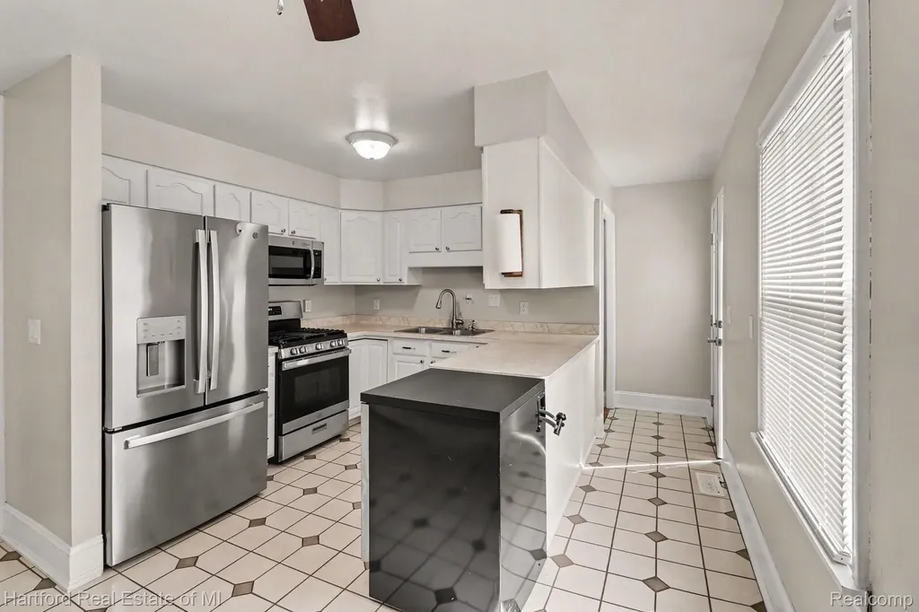 3820 Ingham Street Lansing City MI 48911