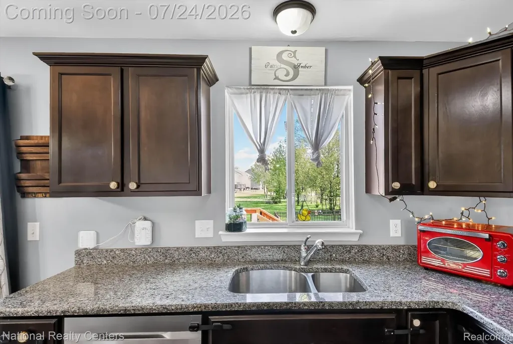 33512 Sand Piper Drive Romulus City MI 48174