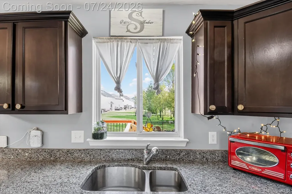 33512 Sand Piper Drive Romulus City MI 48174