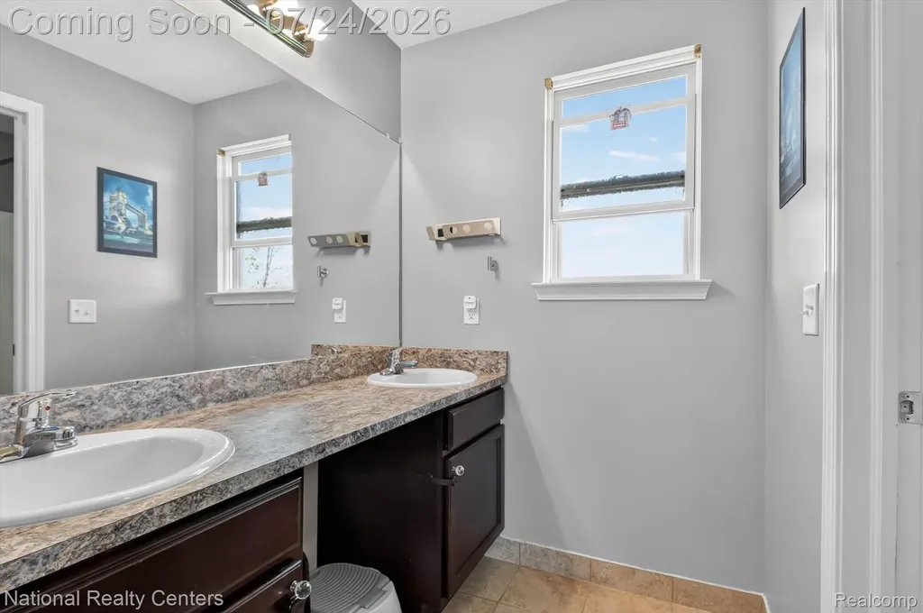 33512 Sand Piper Drive Romulus City MI 48174