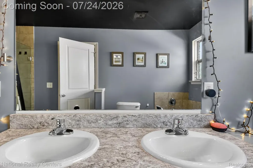 33512 Sand Piper Drive Romulus City MI 48174