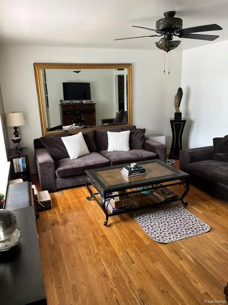 19936 N Great Oaks Circle Clinton Charter Township MI 48036