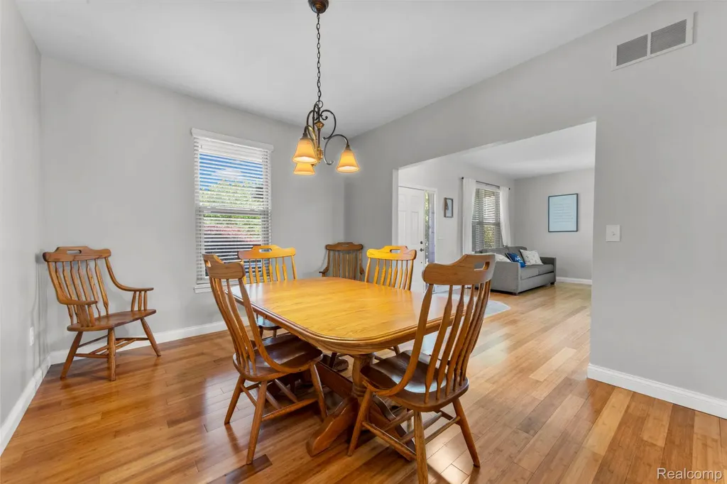 981 Coventry Court Oxford Charter Township MI 48371