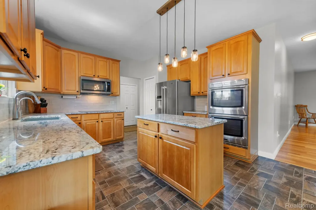 981 Coventry Court Oxford Charter Township MI 48371