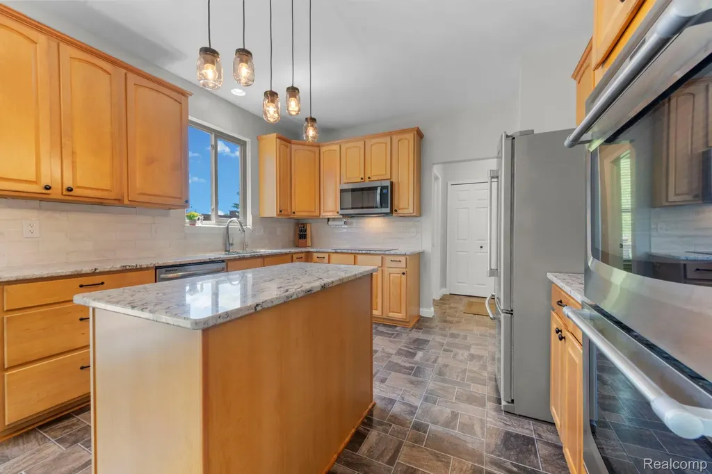 981 Coventry Court Oxford Charter Township MI 48371