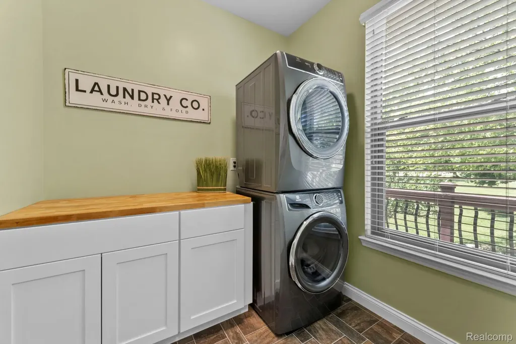 981 Coventry Court Oxford Charter Township MI 48371