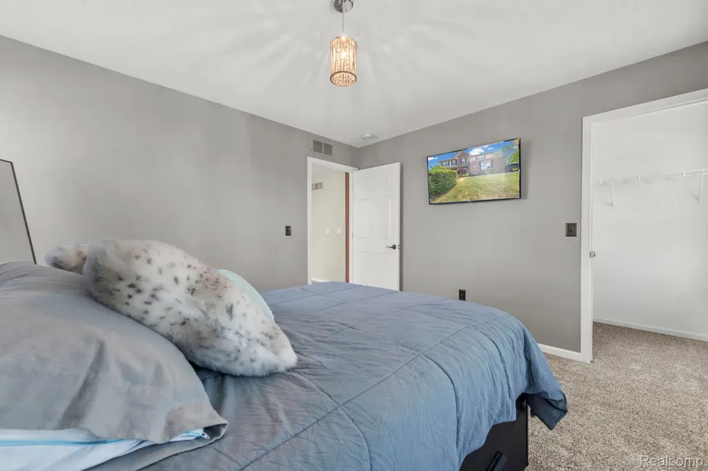 981 Coventry Court Oxford Charter Township MI 48371