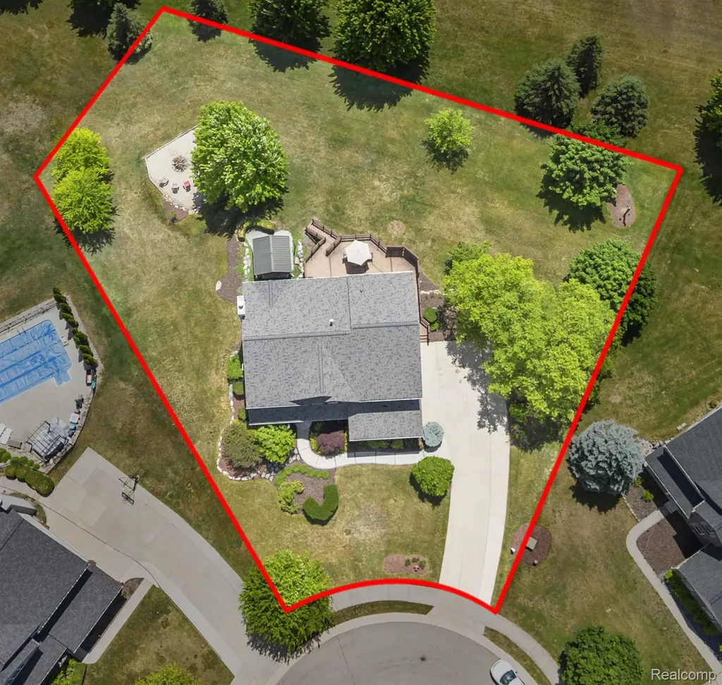 981 Coventry Court Oxford Charter Township MI 48371