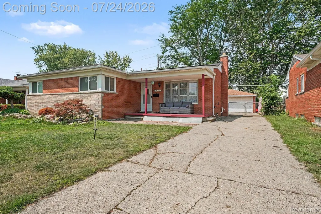 26751 Newport Avenue Warren City MI 48089