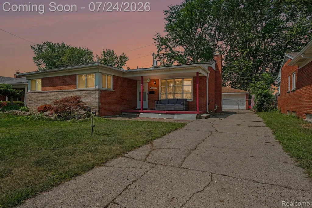 26751 Newport Avenue Warren City MI 48089
