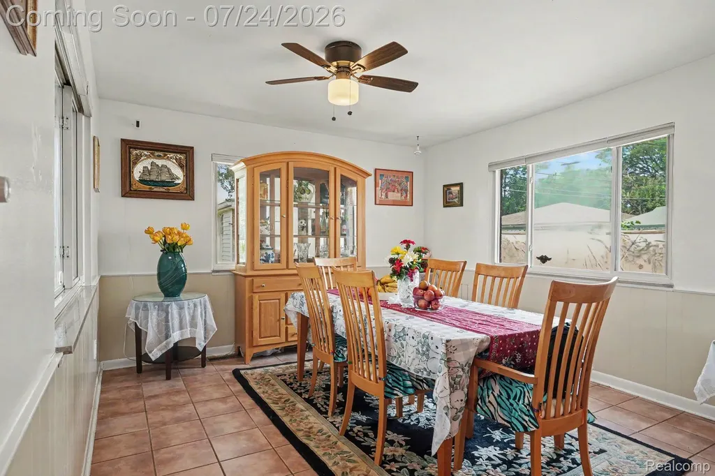 26751 Newport Avenue Warren City MI 48089