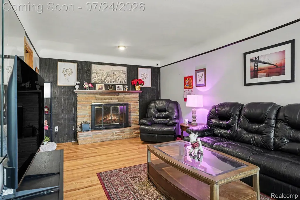26751 Newport Avenue Warren City MI 48089