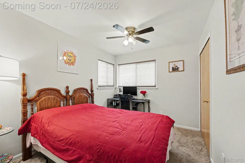 26751 Newport Avenue Warren City MI 48089