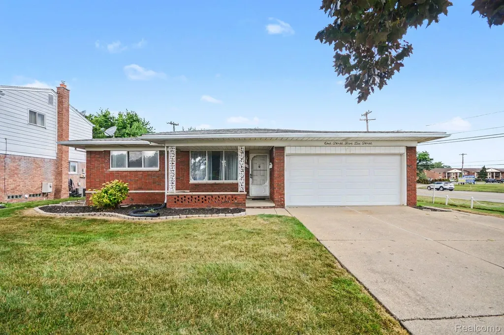 13563 Moceri Circle Warren City MI 48088