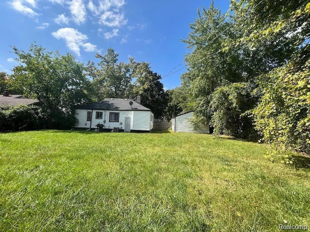 20760 Ridgedale Street Oak Park City MI 48237
