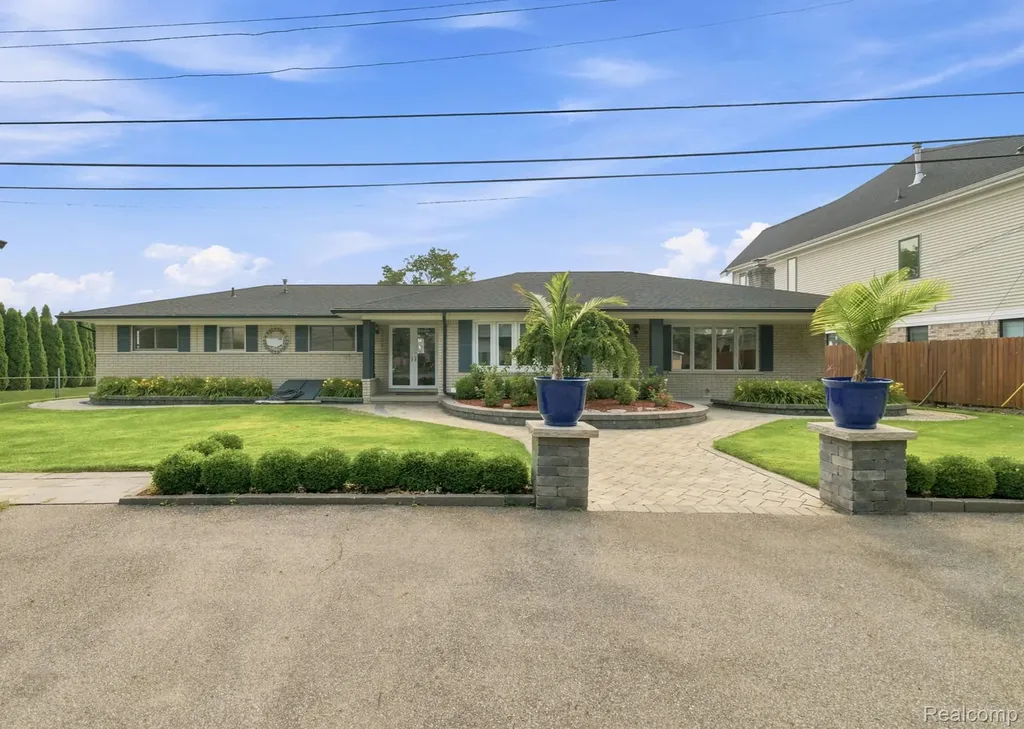 49860 Miller Court Chesterfield Township MI 48047