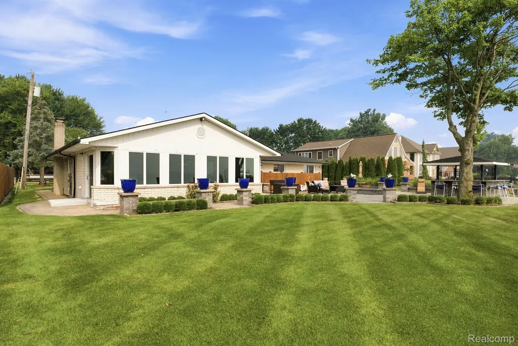49860 Miller Court Chesterfield Township MI 48047